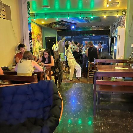 Vagabonds Hostel Kaoh Touch Luaran gambar